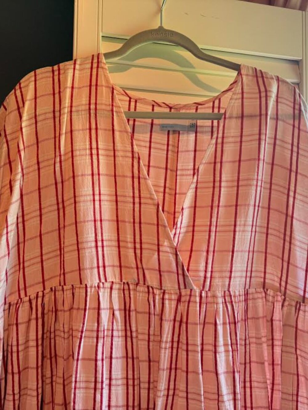 ASOS DESIGN Tall Cotton v-neck midi smock dress in pink check - Picture 7 of 8